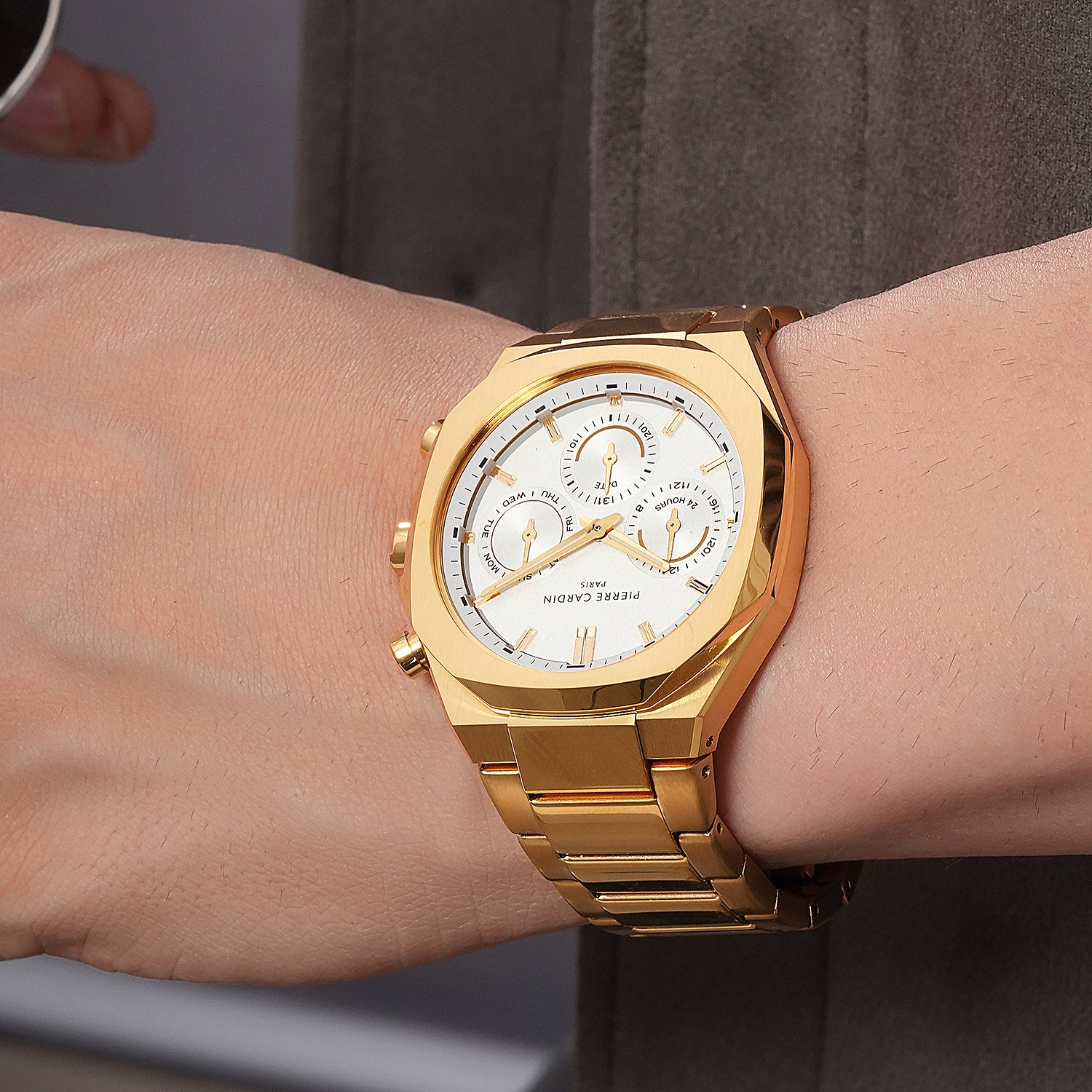 Maison 8 Vogue Men’s 42mm Gold Stainless Steel Watch - Silver White Dial with Metal Strap - Image 8
