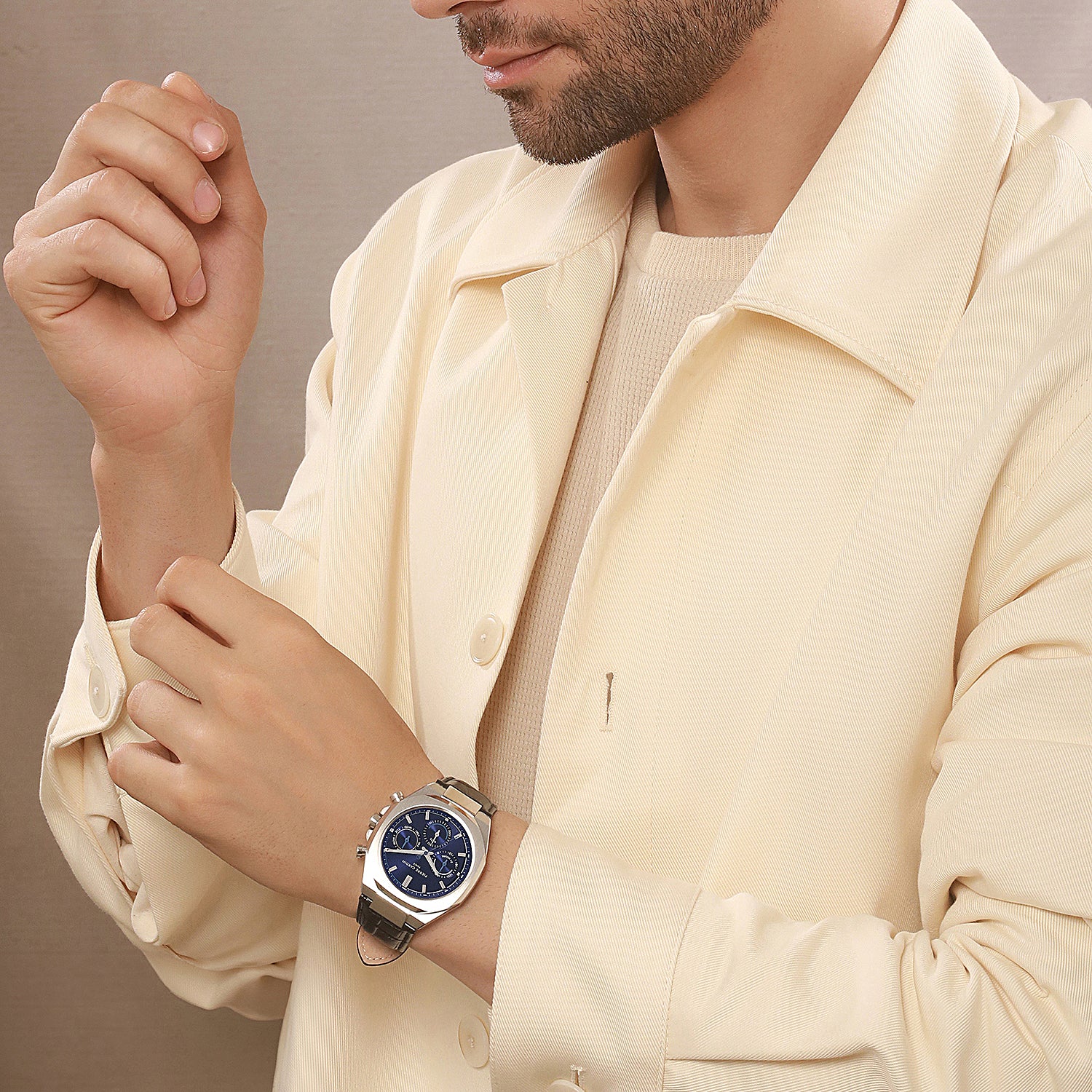 Maison 8 Vogue Men’s 42mm Stainless Steel Watch - Blue Dial with Black Leather Strap - Image 8