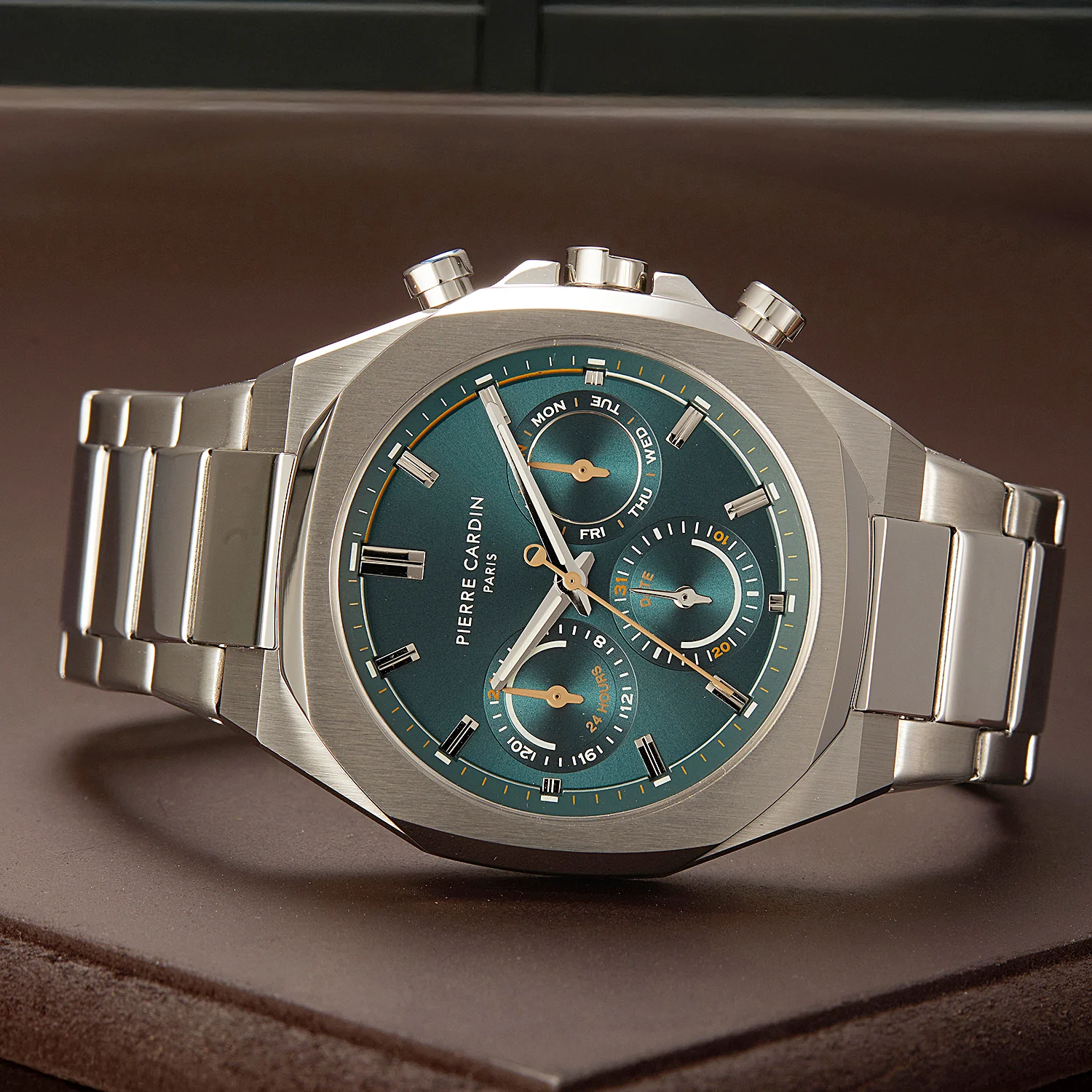 Maison 8 Vogue Men’s 42mm Stainless Steel Watch - Green Dial with Metal Strap - Image 5