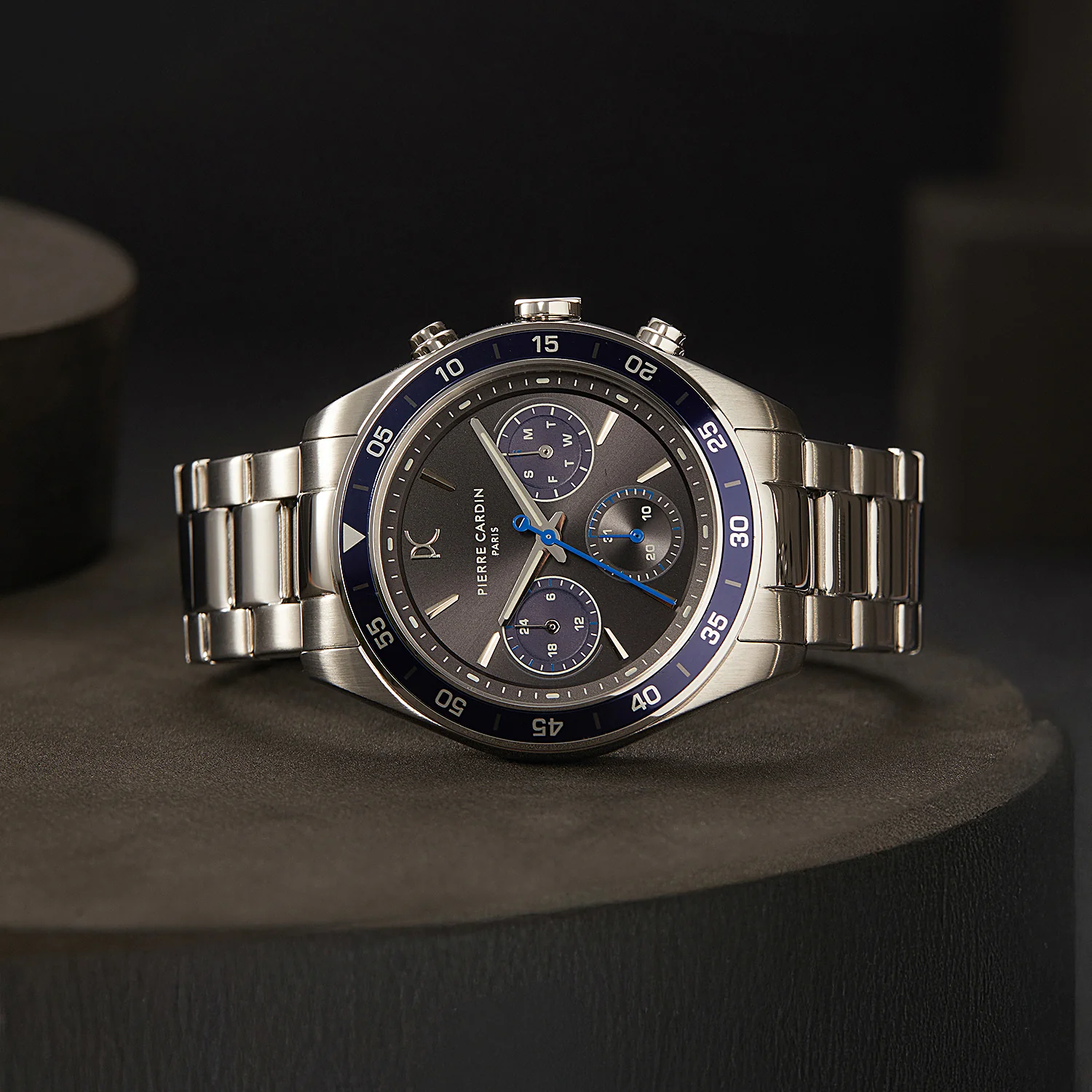 Nation Cristal Men’s 42mm Multifunction Watch - Silver Case, Black Dial with Blue Panda Eyes, Blue Bezel, and Silver Metal Strap - Image 6