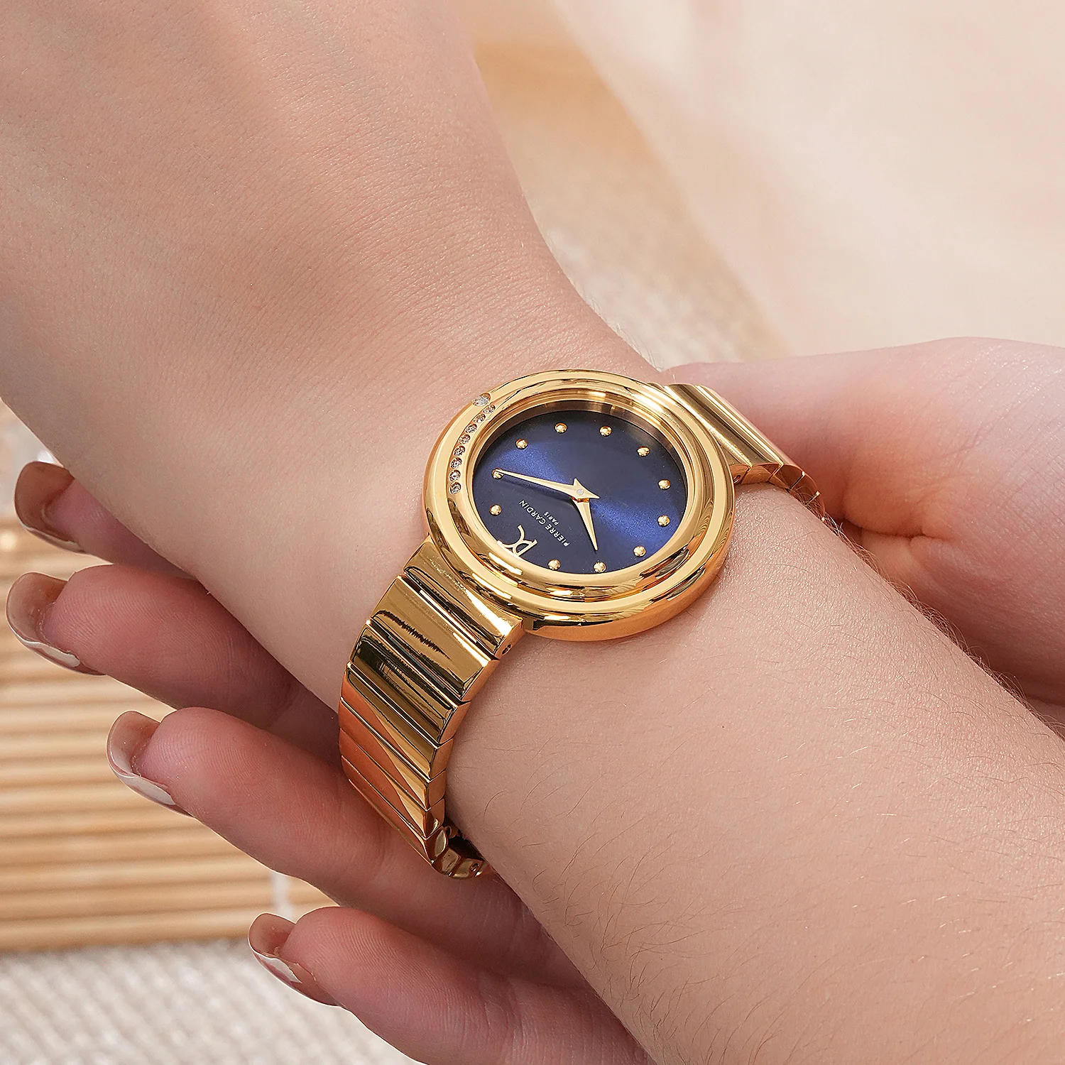 Passy Météore Ladies’ Watch - Gold Case with Blue Dial, Crystal Bezel, and Metal Link Strap - Image 7