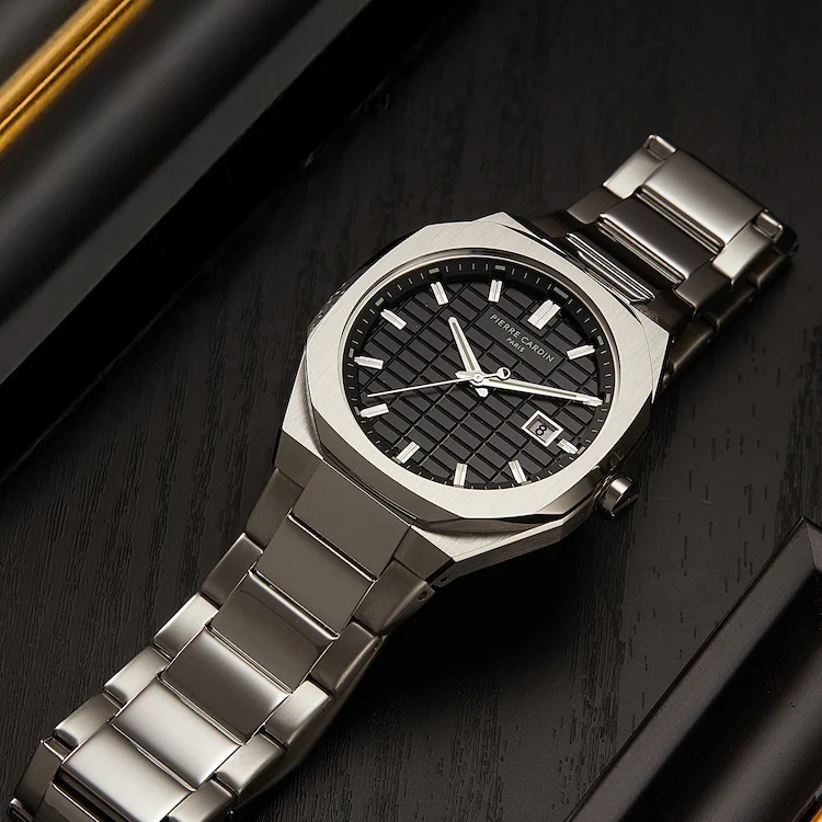Maison 8 Checkers Men’s 42mm Stainless Steel Watch - Black Checkered Dial with Metal Strap - Image 6